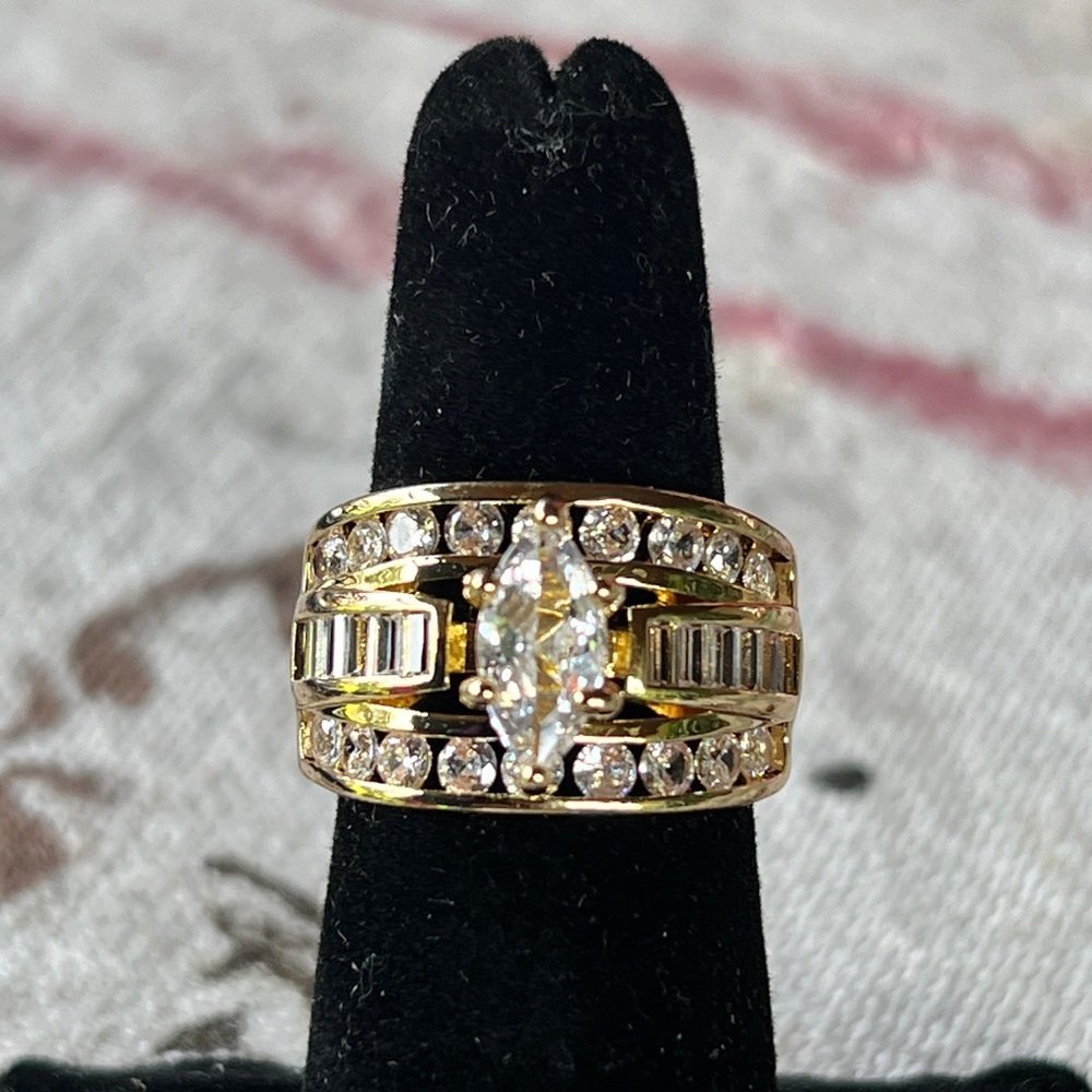 Fashion Jewelry Gold and Silver Art Deco Ring - Picture 1 of 13